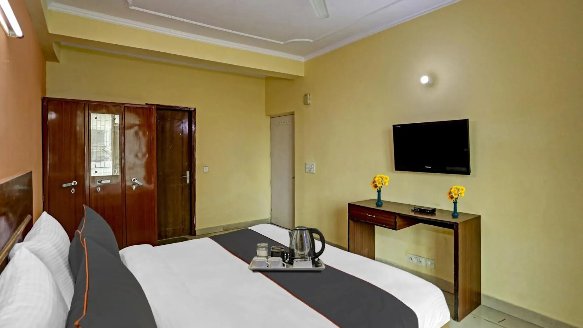 Collection O Grand Casa Hotel Gurgaon