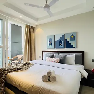 Bluo 1bhk - Balcony, Lift, Gym, Parking Hotel