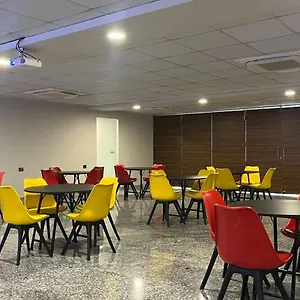 Bluo 1bhk - Balcony, Lift, Gym, Parking Hotel
