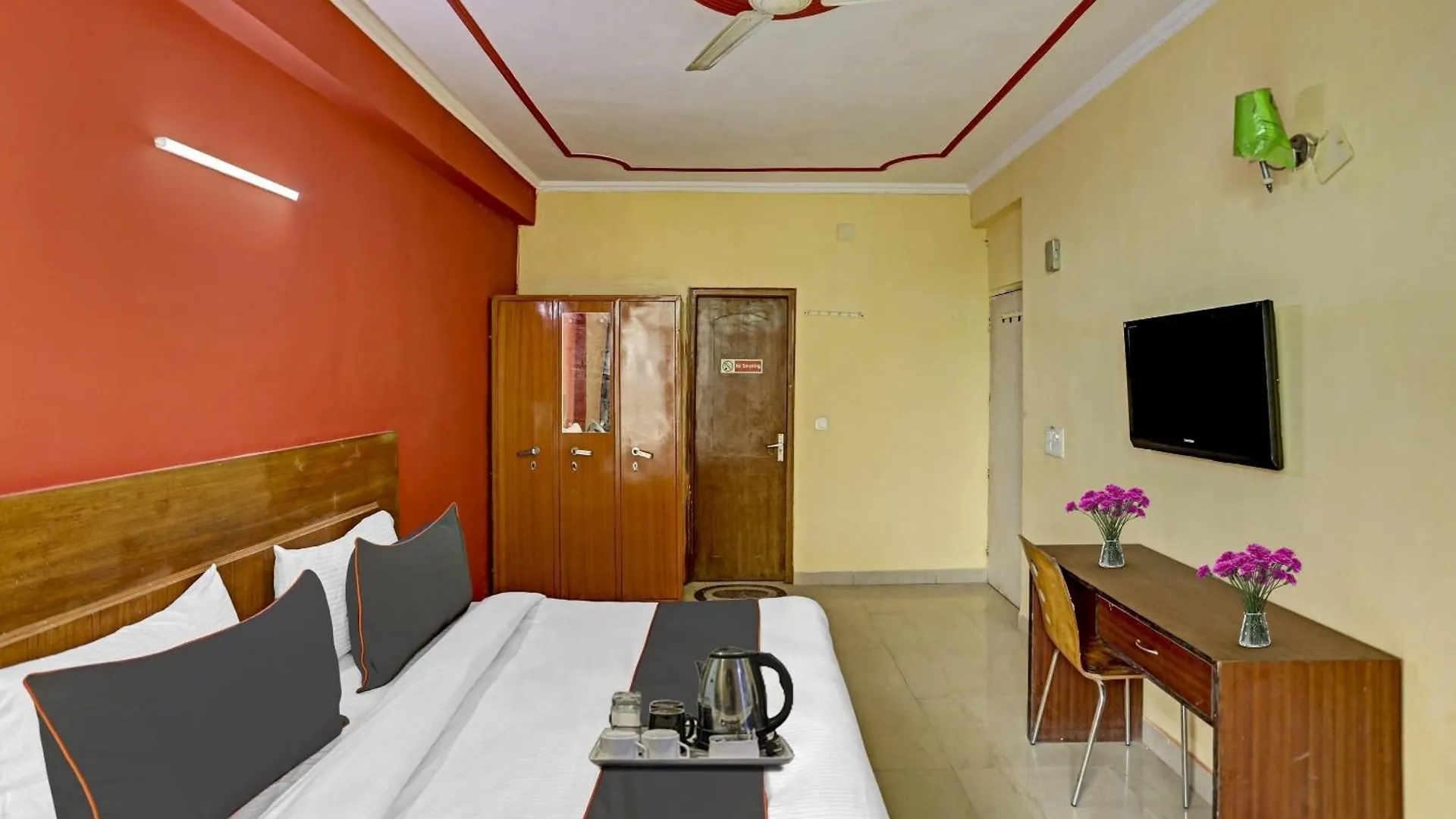 Collection O Grand Casa Hotel Gurgaon
